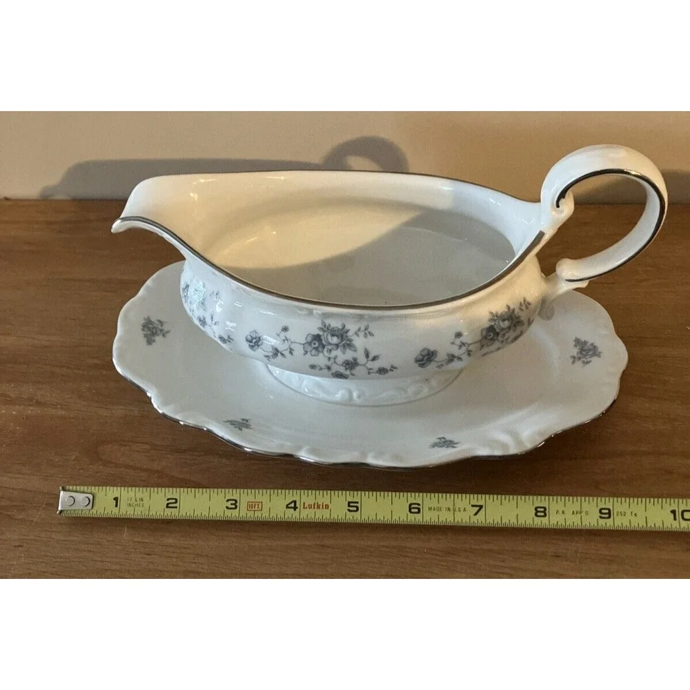 Johann Haviland Porcelain Blue Garland GRAVY BOWL with attached Plate - Germany